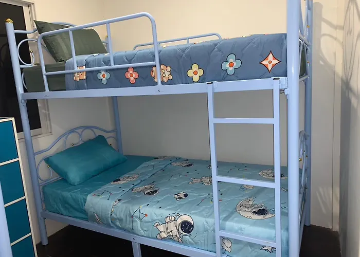 White House Khaosan Hostel