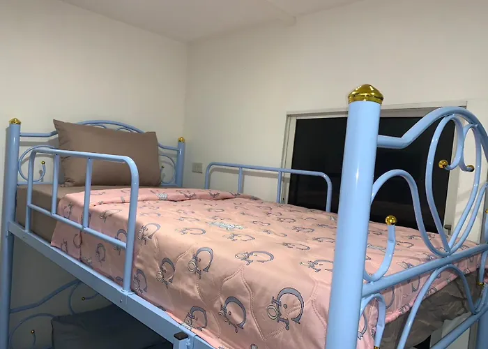White House Khaosan Hostel