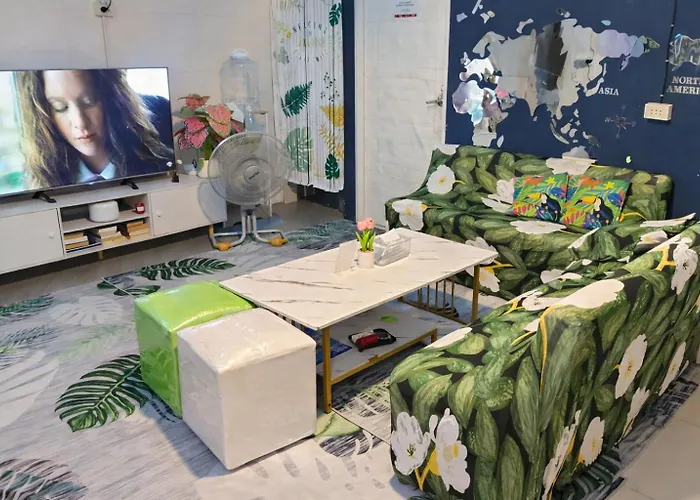 White House Khaosan Hostel